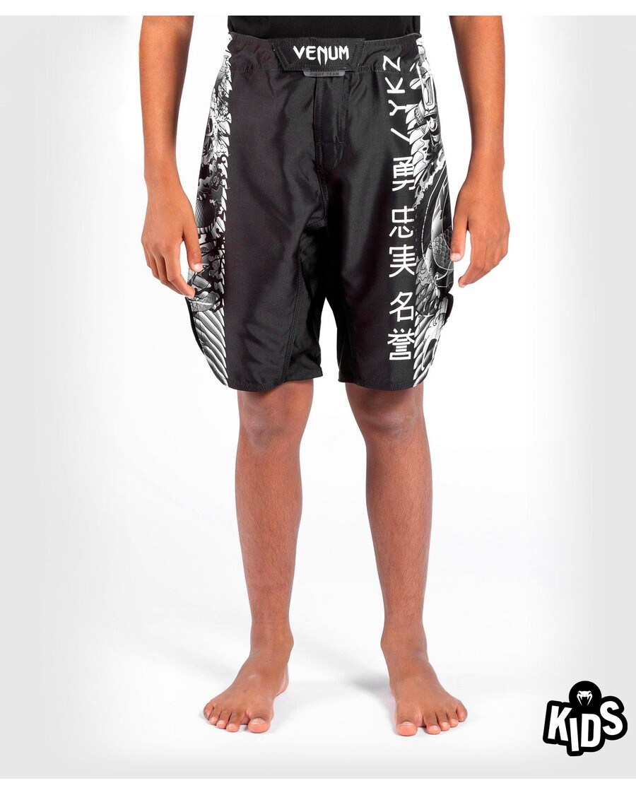 Venum YKZ21 Kids Fightshorts – Black/White