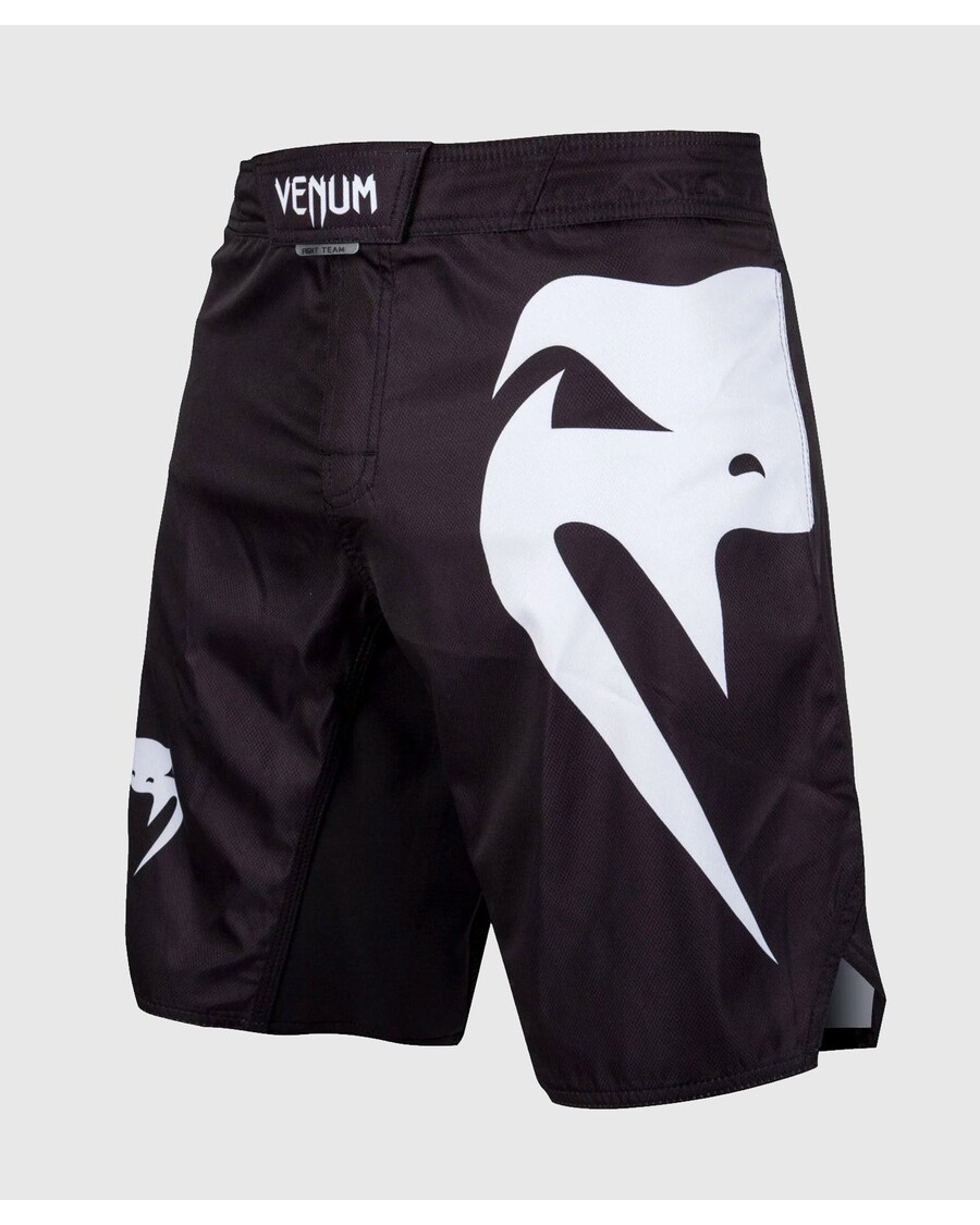 Venum Light 3.0 Kampfshorts – Schwarz/Weiß