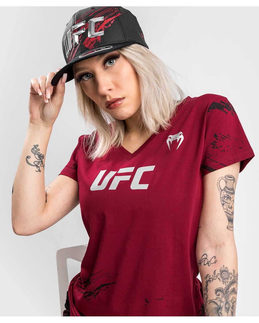 UFC Venum Authentic Fight Week 2.0 Women’s Short Sleeve T-Shirt - Red